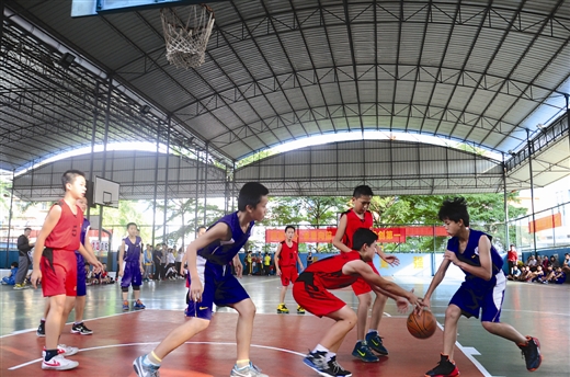 还有希腊队上演了一场令世人震惊的“希腊神话”_NBA免费直播_欧洲杯直播_在线无插件视频观看